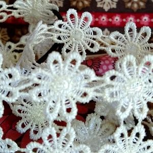 White Lace Daisy Flower Headband